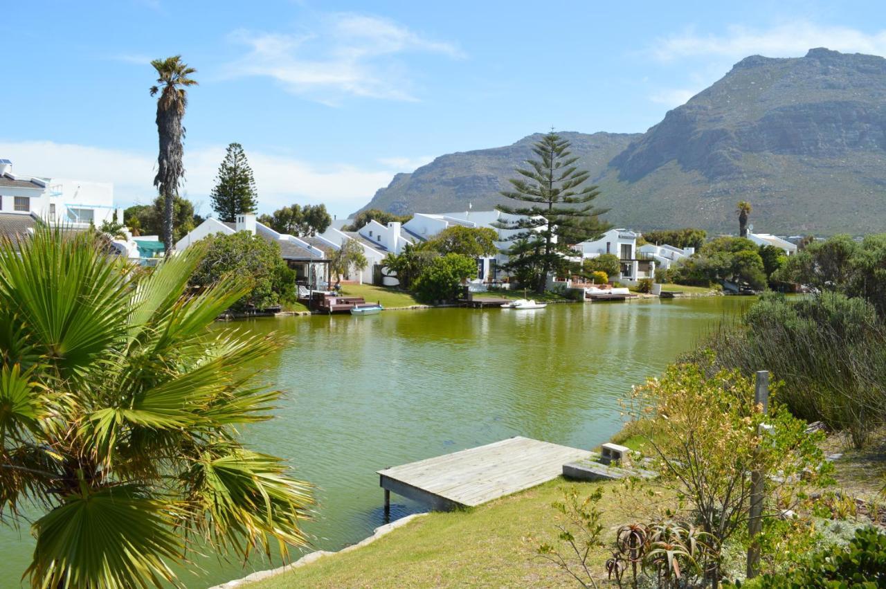 Boutique Accomodation On The Water In Marina Da Gama, Muizenberg, Kapstadt Exterior foto