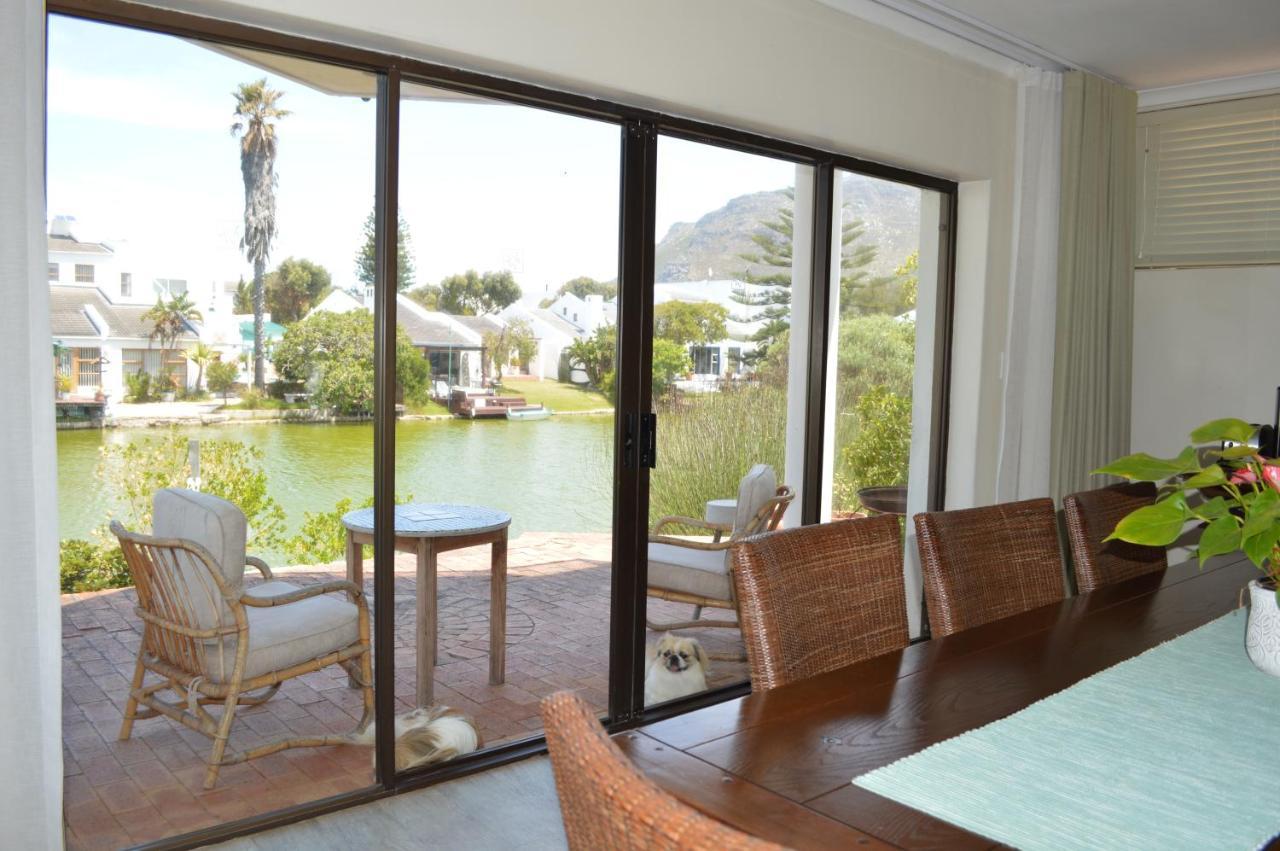 Boutique Accomodation On The Water In Marina Da Gama, Muizenberg, Kapstadt Exterior foto