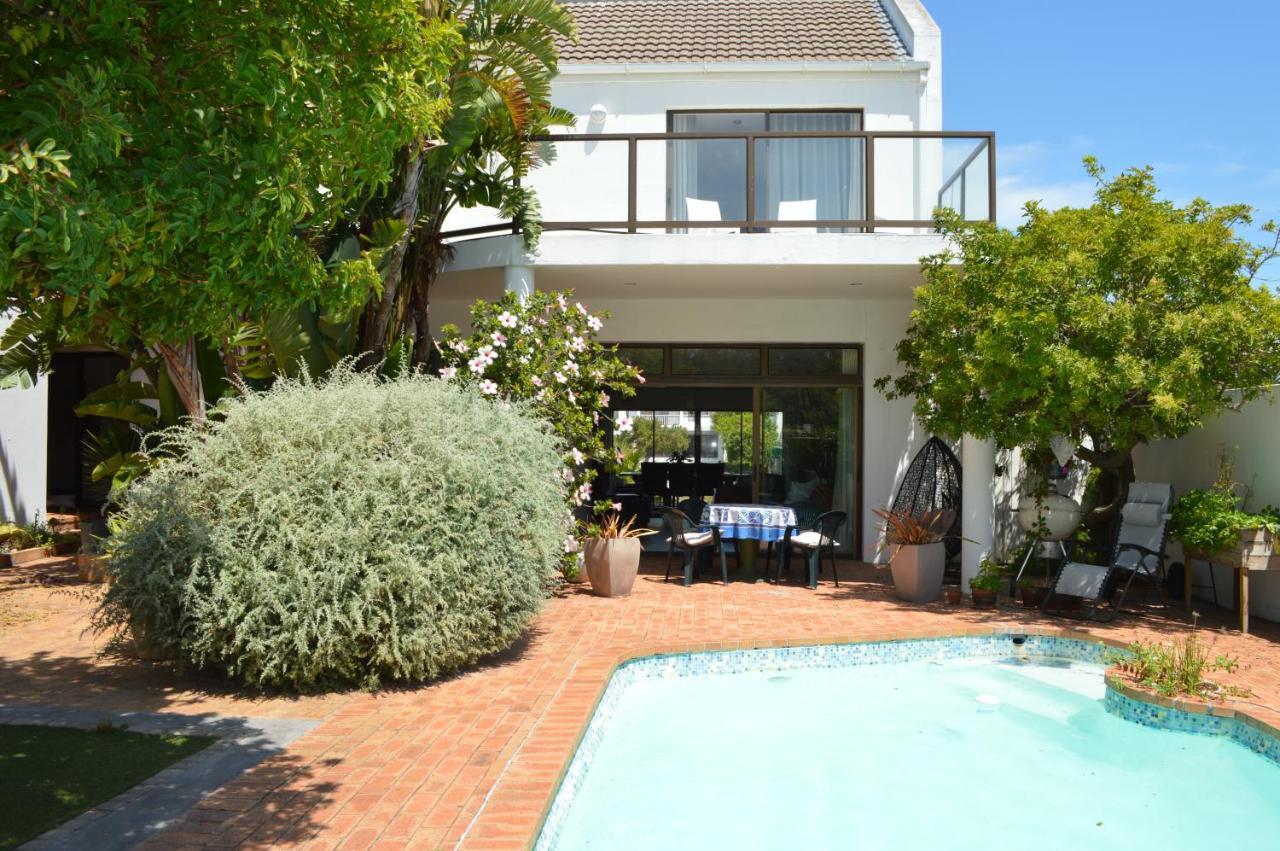 Boutique Accomodation On The Water In Marina Da Gama, Muizenberg, Kapstadt Exterior foto