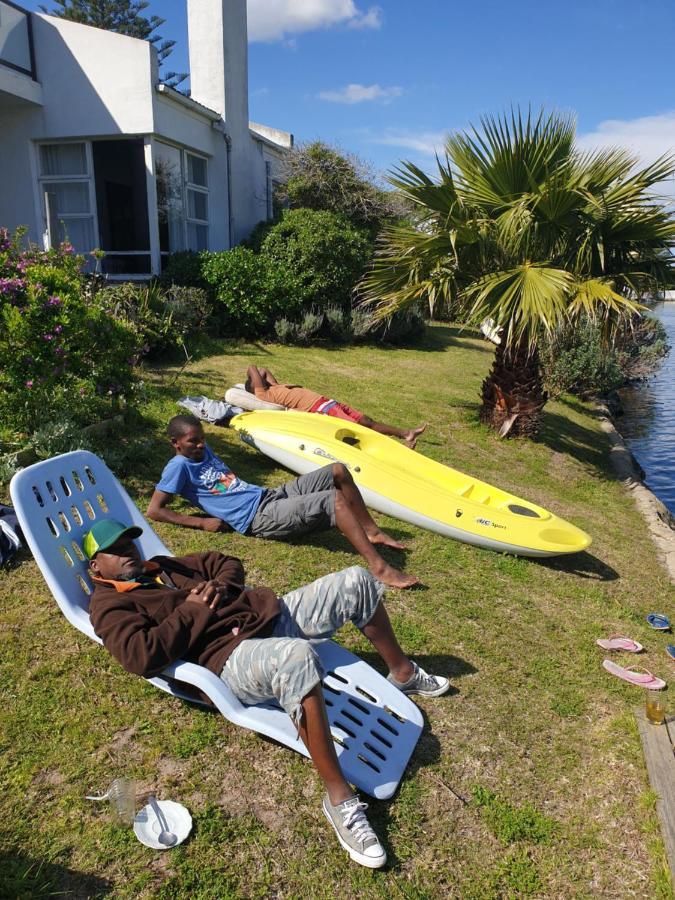 Boutique Accomodation On The Water In Marina Da Gama, Muizenberg, Kapstadt Exterior foto