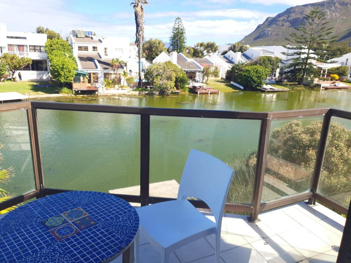 Boutique Accomodation On The Water In Marina Da Gama, Muizenberg, Kapstadt Exterior foto